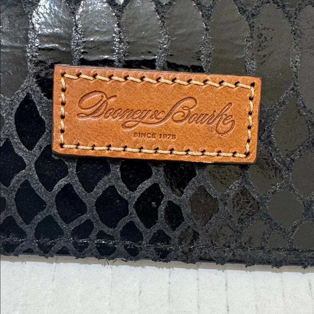 NEW Dooney & Bourke Python Snakeskin Embossed Leather Small Zipper Black Wallet - Picture 2 of 7